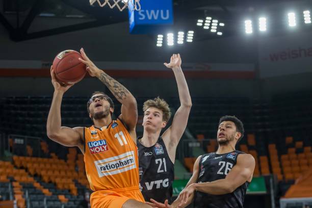 防线引援的 防线引援的